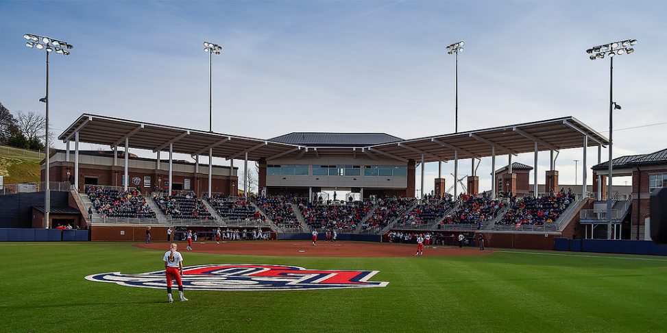 Photos – Softball vs Quinnipiac