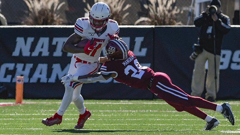 Liberty moves within one game of bowl eligibility with rout of UMass