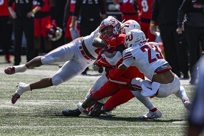 Willis shines in debut as Flames run over Hilltoppers