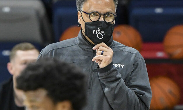 13-seed Liberty leads 4-seed Oklahoma State at halftime