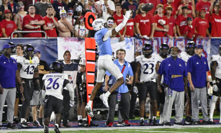 Donte Lee emerging as a threat at wide receiver for Liberty