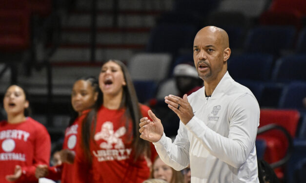 Liberty sweeps weekend homestand, defeats UTEP, NMSU