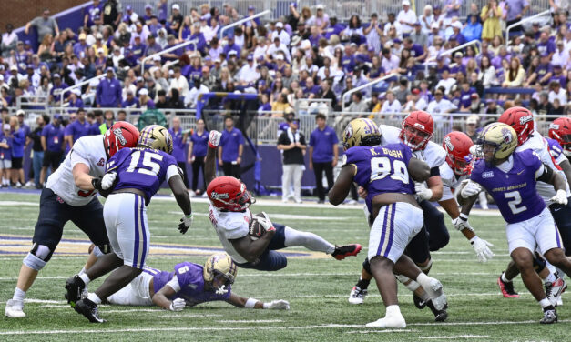 Liberty unable to overcome slow start, drops season opener at JMU